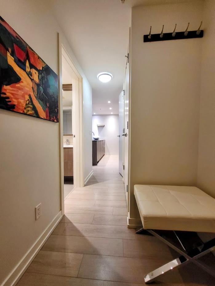 Your Perfect Escape - Modern Landmark Condo In Downtown Calgary - Free Parking- Premium Location Luaran gambar