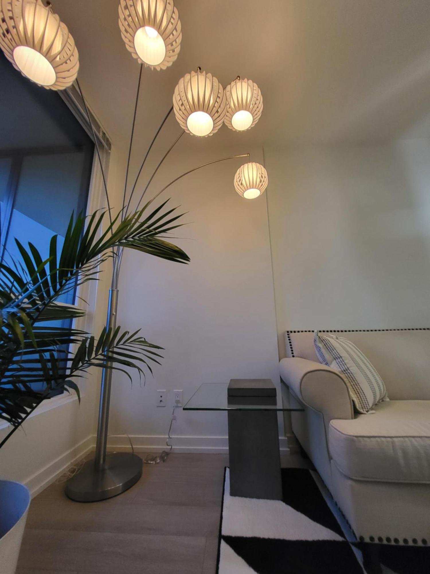 Your Perfect Escape - Modern Landmark Condo In Downtown Calgary - Free Parking- Premium Location Luaran gambar