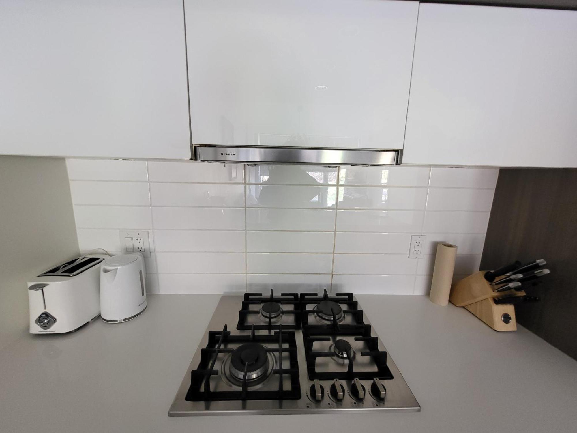 Your Perfect Escape - Modern Landmark Condo In Downtown Calgary - Free Parking- Premium Location Luaran gambar