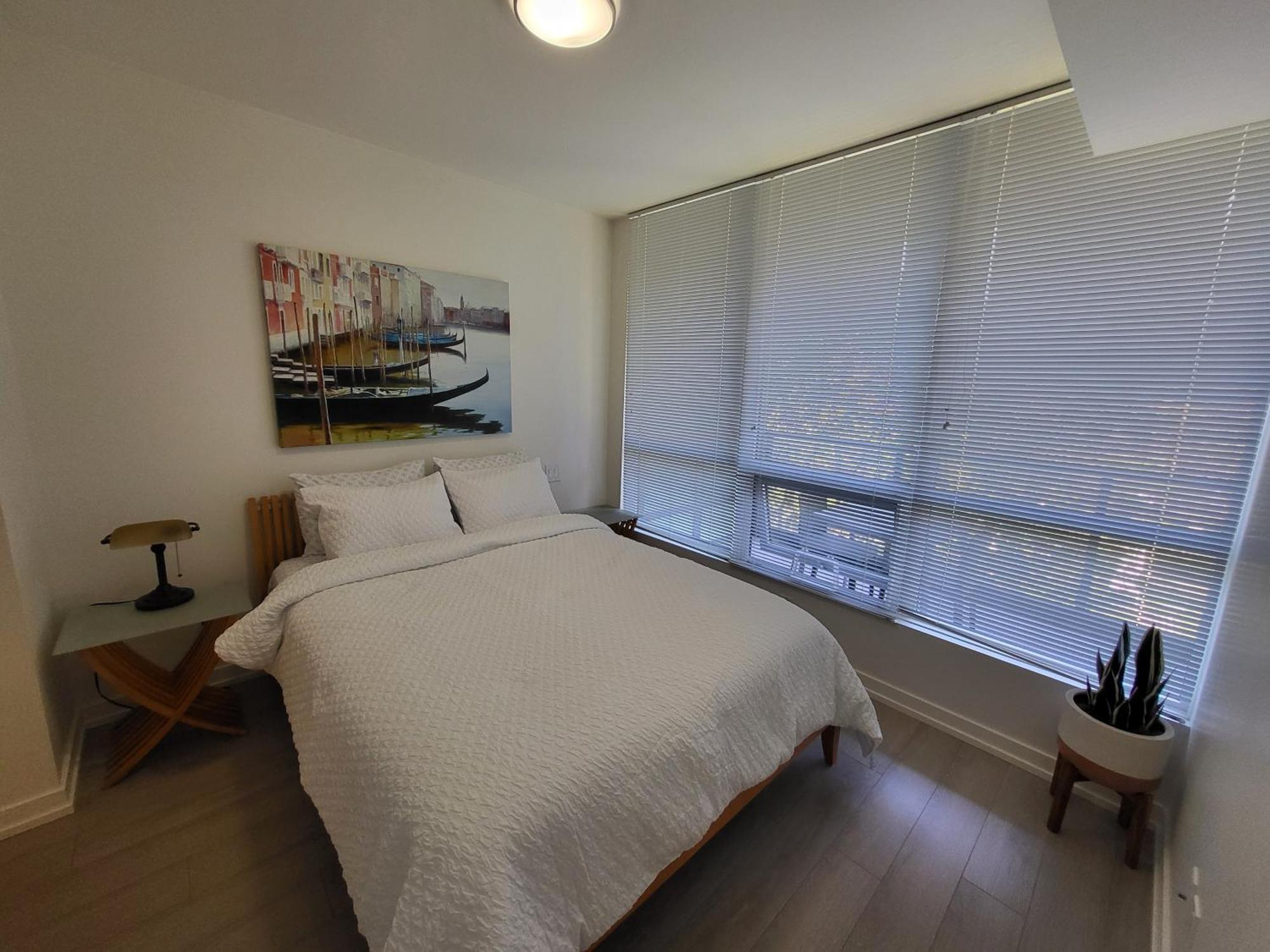 Your Perfect Escape - Modern Landmark Condo In Downtown Calgary - Free Parking- Premium Location Luaran gambar